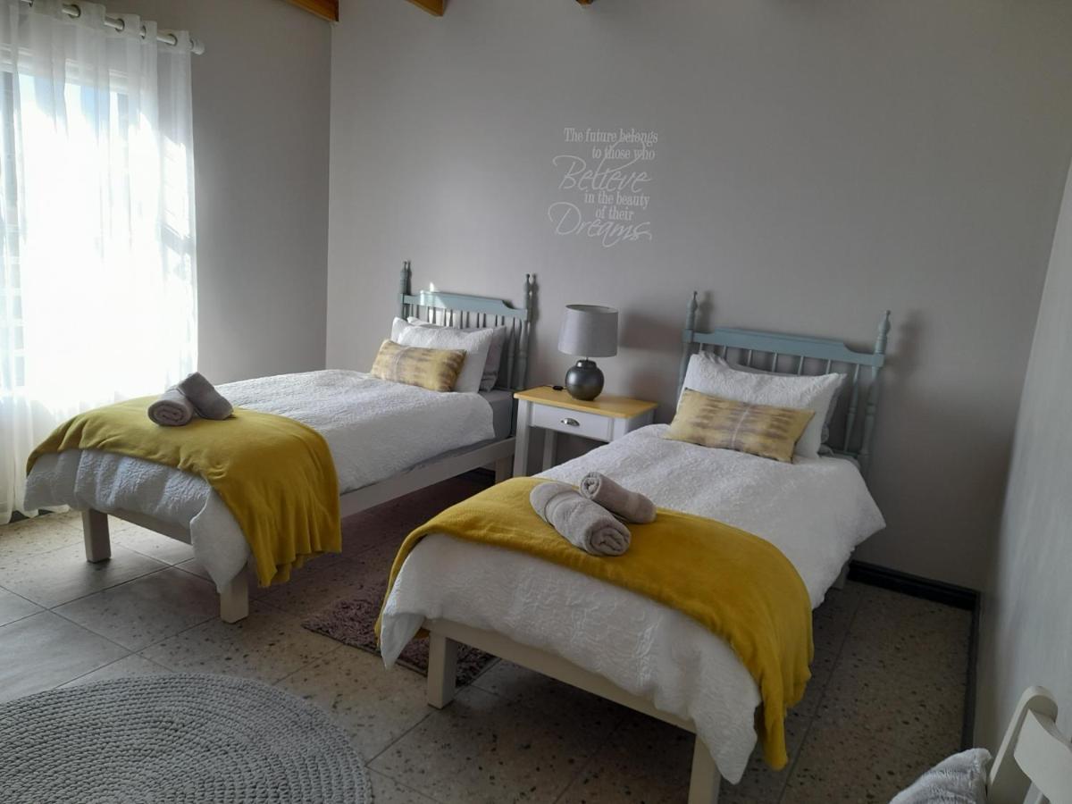 Camelot Cottages Langebaan Extérieur photo